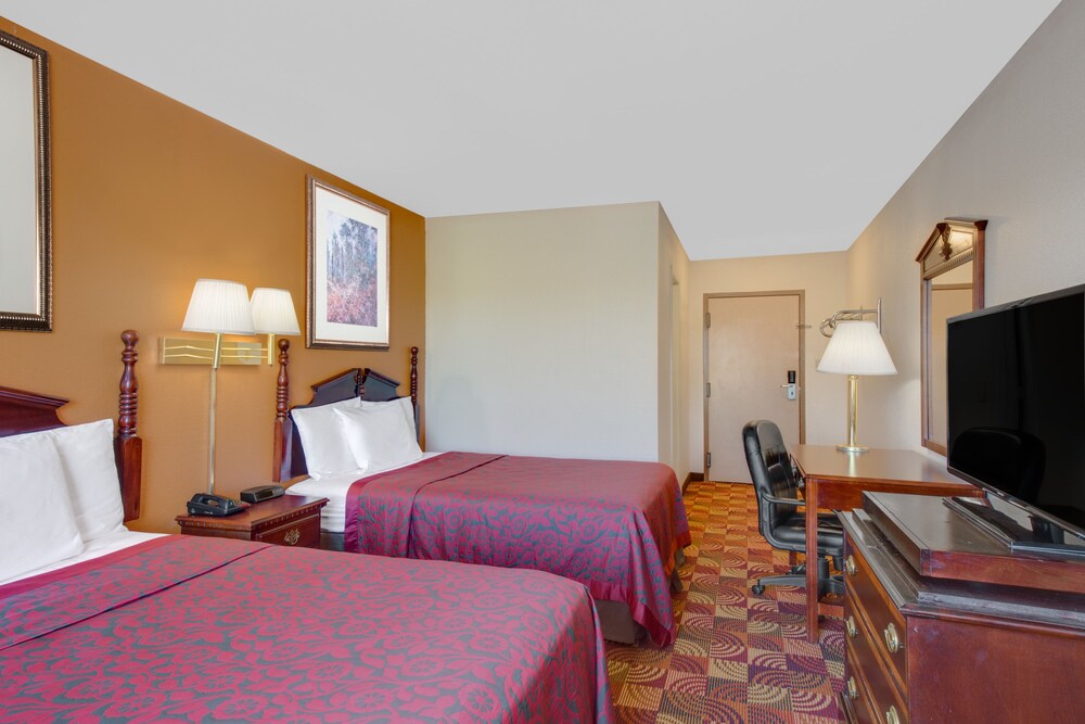 Express Inn Harrisburg South New Cumberland - photo 9