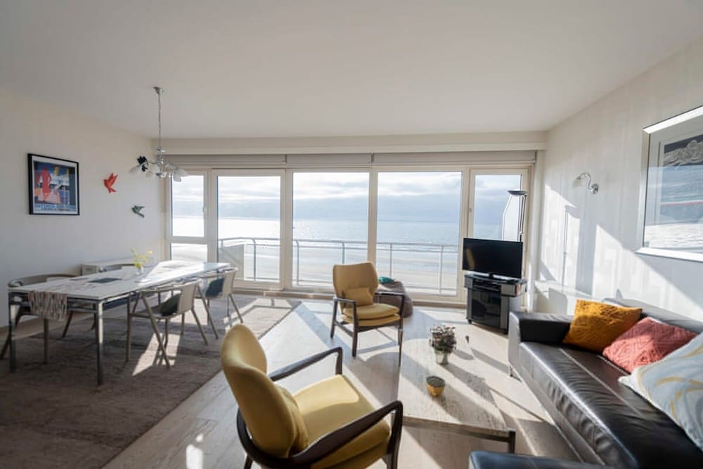 Seaview Apartment on the Beach Free Parking — 4-Star Luxury Hotel in Ostend, Belgium