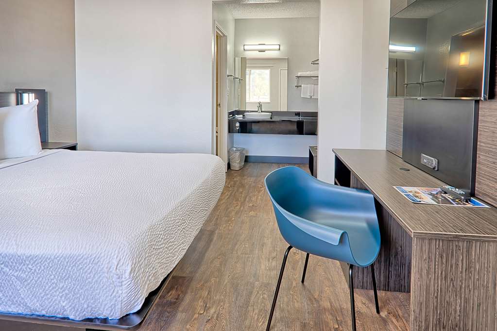 Motel 6 Lancaster CA - photo 16
