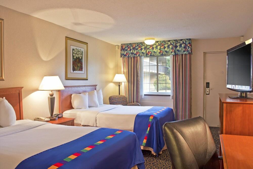 Park Inn By Radisson Harrisburg West - photo 9