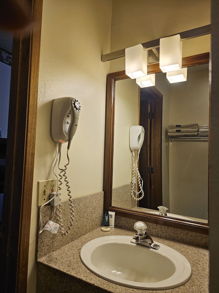 Cle Elum Travelers Inn - photo 21
