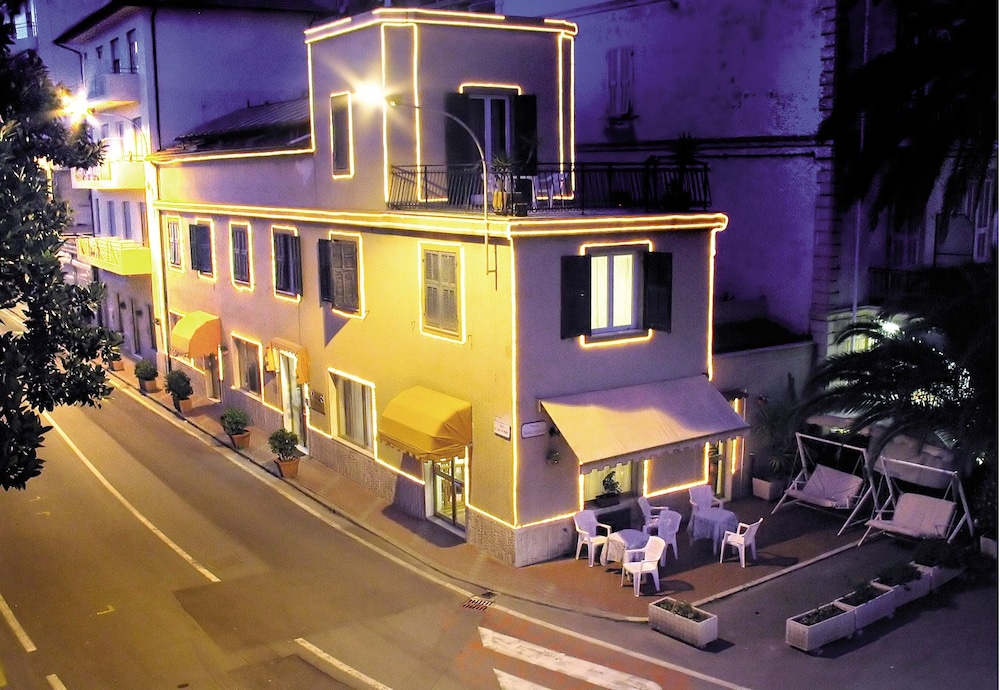 Hotel Savoia — hotel in Ospedaletti