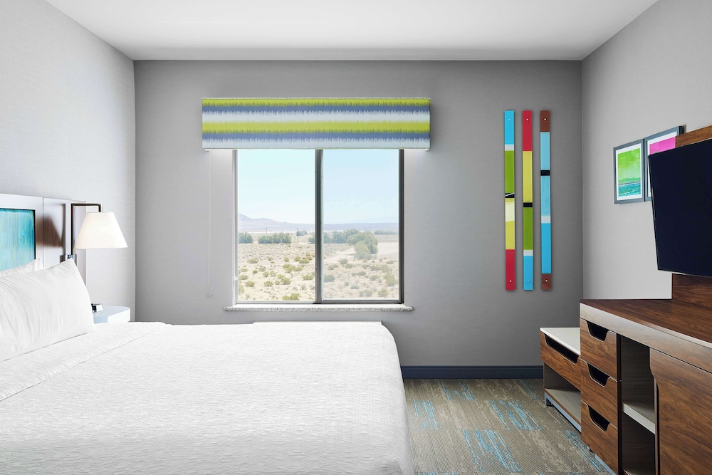 Hampton Inn & Suites Ridgecrest - photo 14