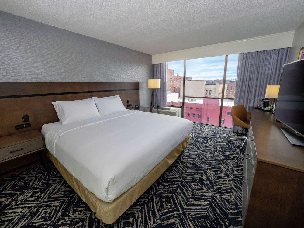 DoubleTree by Hilton Jamestown - photo 9