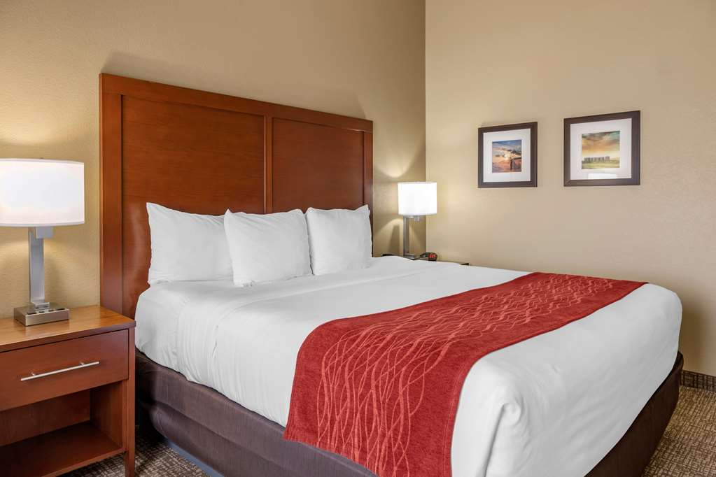 Comfort Inn & Suites Augusta - photo 18