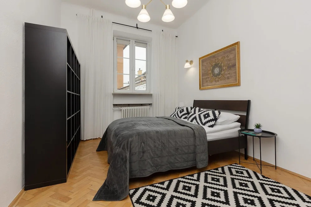 One Bedroom Apartment Next to the Royal Castle in Warsaw by Noclegi Renters — 4-Star Luxury Hotel in Warsaw, Poland