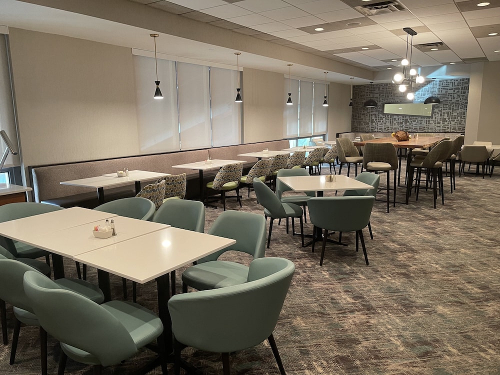 Holiday Inn Martinsburg by IHG - photo 32