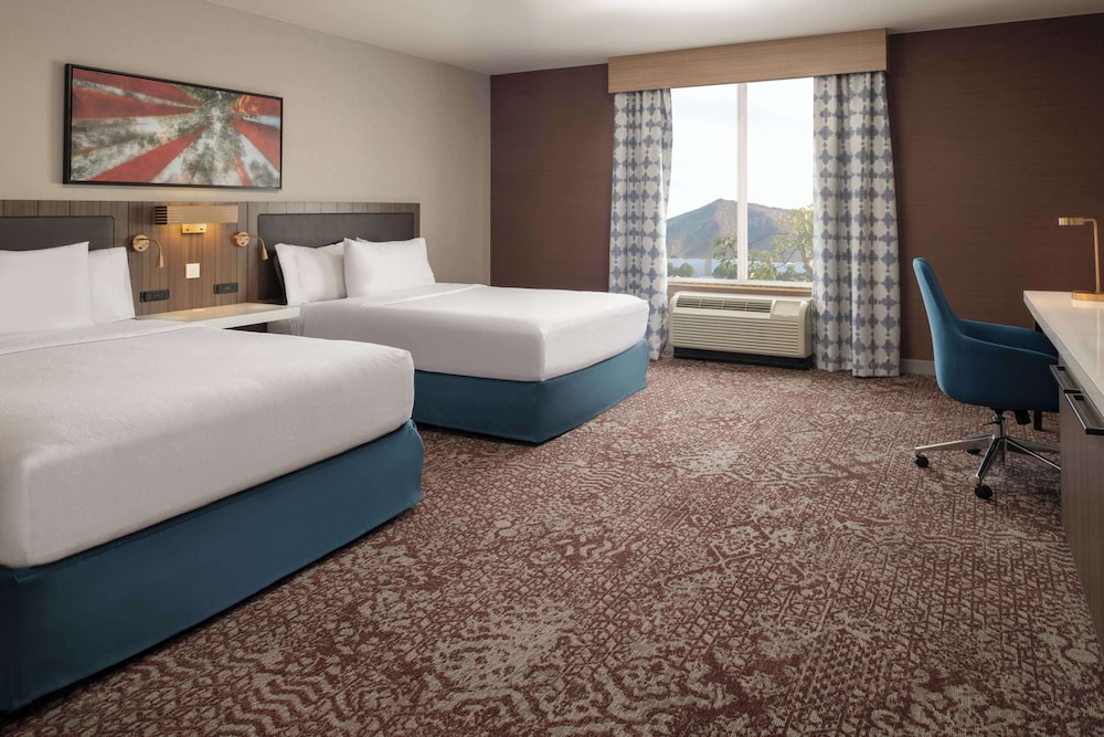 Hilton Garden Inn Fontana - photo 10