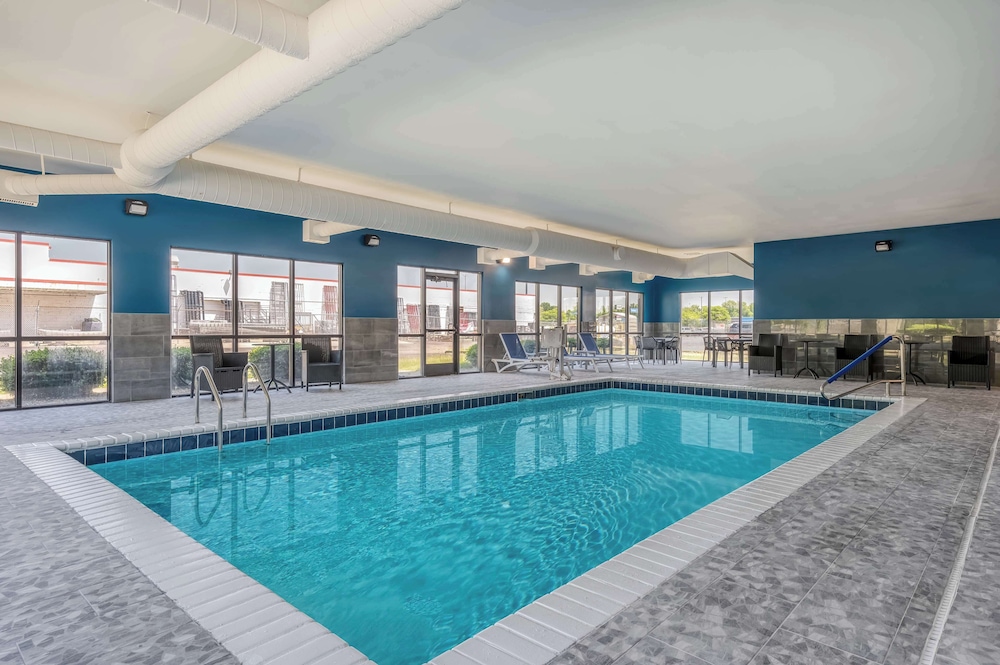 Hampton Inn New Philadelphia - photo 22