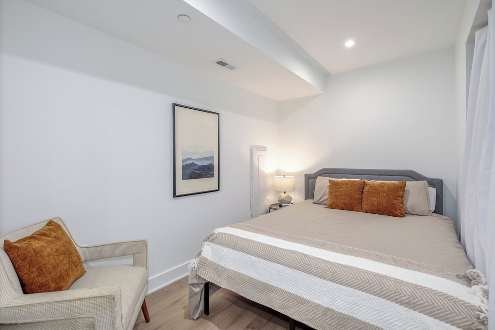 Capitol Hill Suites Unit 3 - last minute hotel in Washington