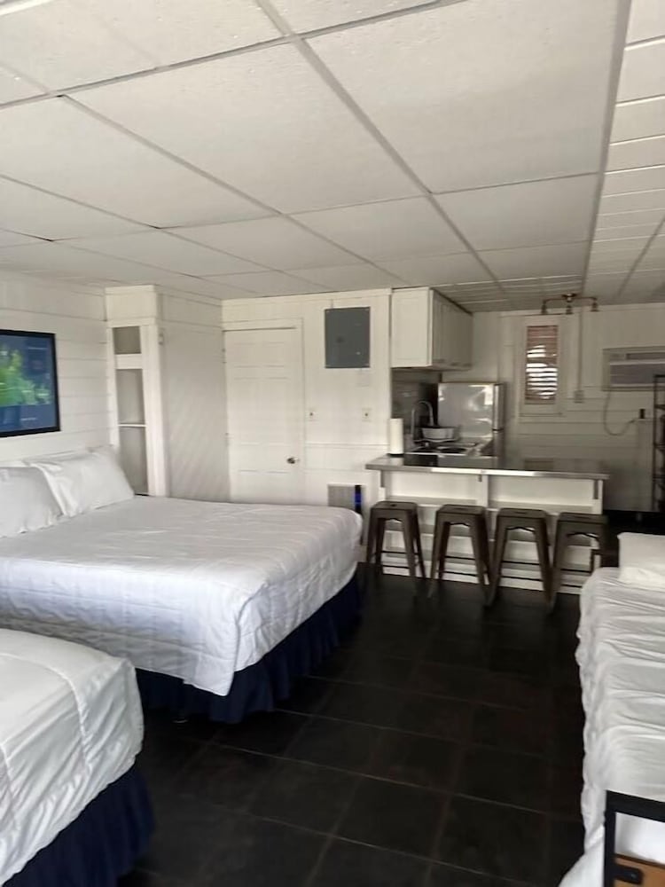 Vineyard Harbor Motel Private Beach - photo 168