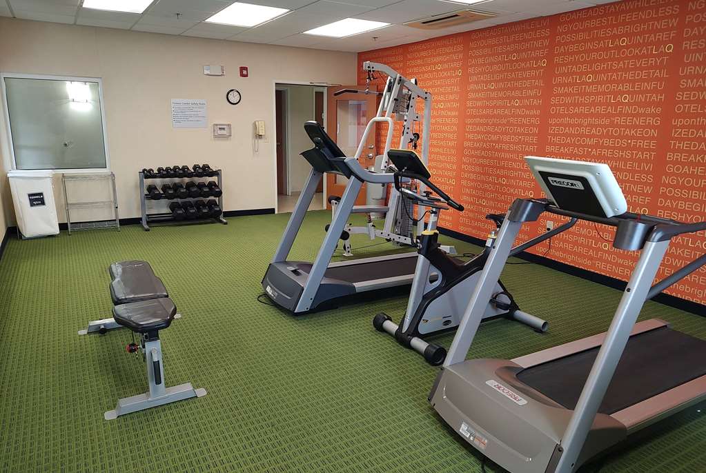 La Quinta Inn & Suites Indianapolis Airport West - photo 7