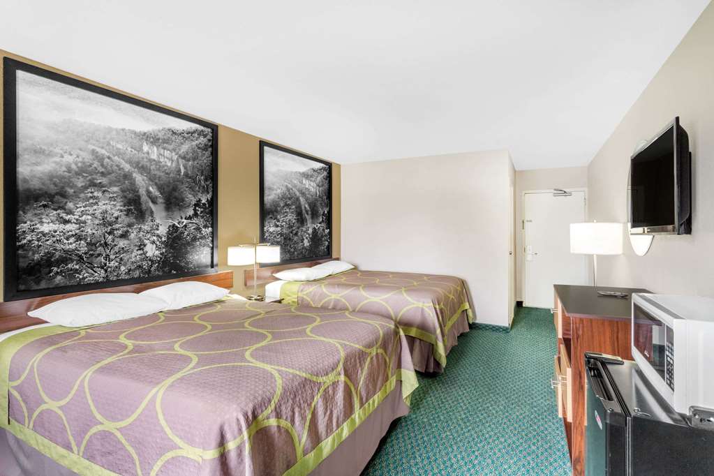 Super 8 by Wyndham Bentonville - photo 11