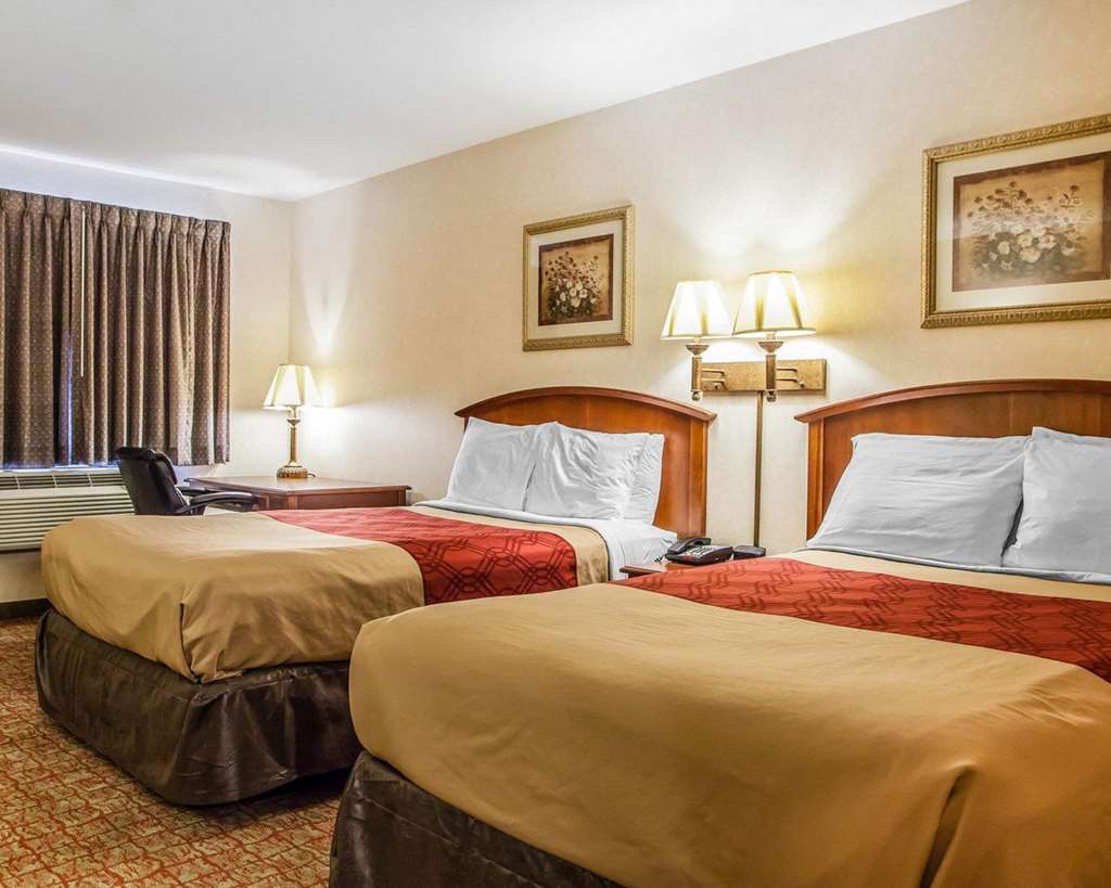 Econo Lodge Douglassville Pottstown - photo 23
