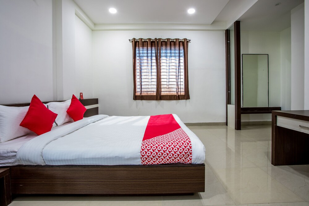 OYO 10600 Hotel 7th Cloud — Indore — photo 5