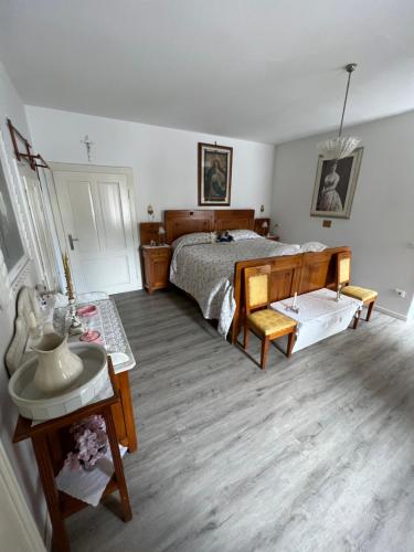 Palazzo Cervesato: Camera Regina Margherita — hotel in Santo Stefano Di Cadore