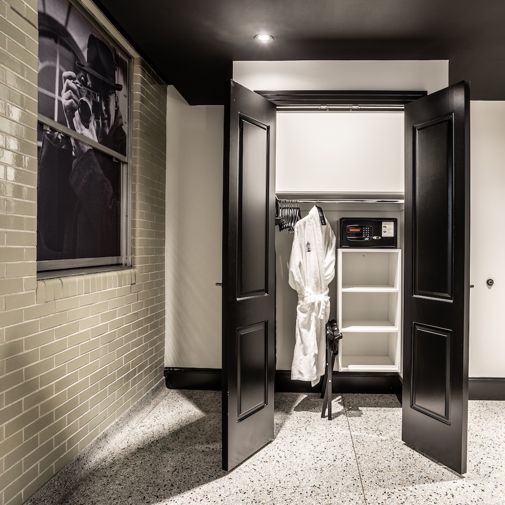 Bottleworks Hotel - photo 17