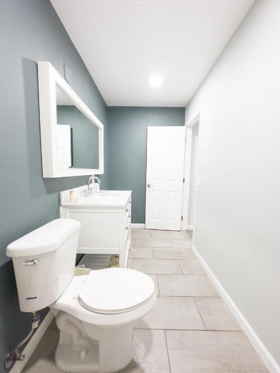 Courtesy Inn And Suites - photo 20