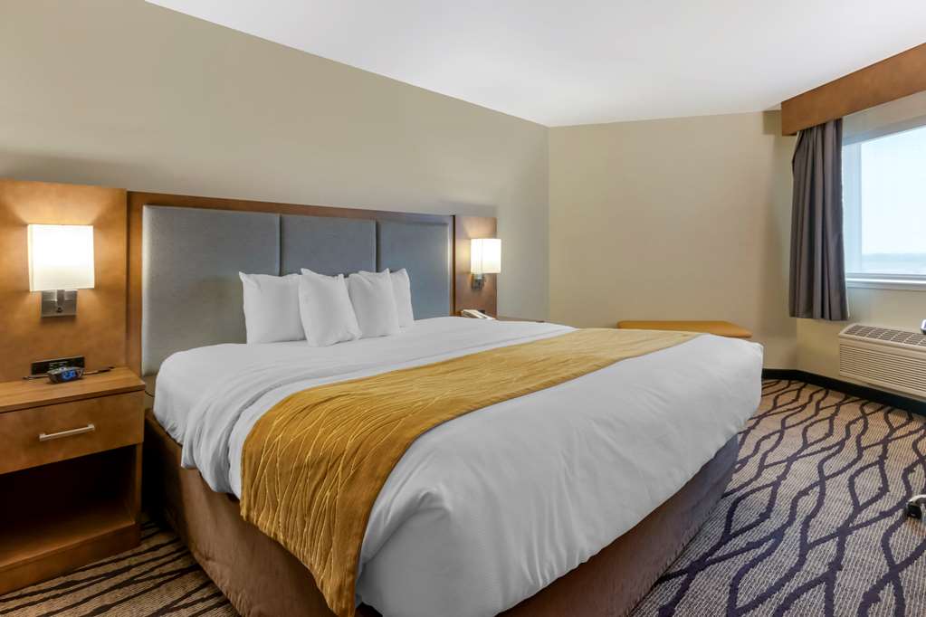 Comfort Inn & Suites Market Airport - photo 21