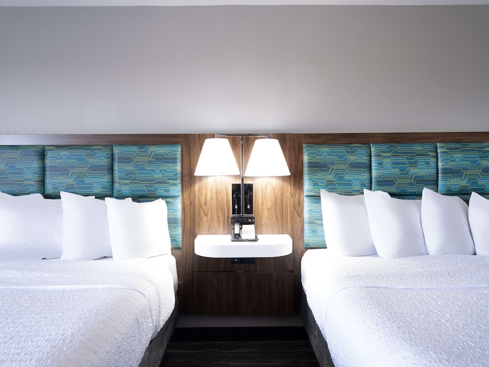 Hampton Inn Peachtree Corners Norcross - photo 10