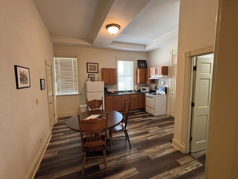 Hermann Crown Suites - photo 129