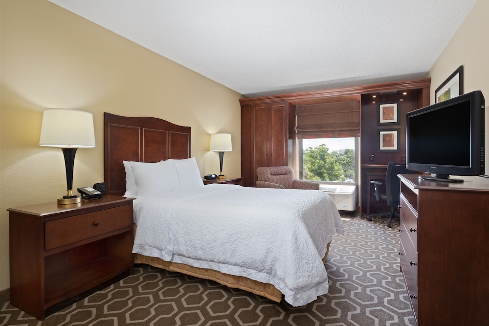 Hampton Inn Tampa International Airport Westshore - photo 17