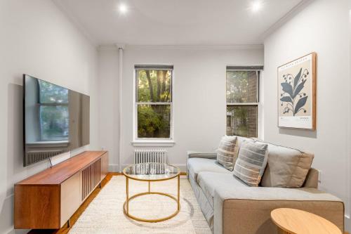 East Village Escape with 3BD 2BA near Tompkins Square Park - photo 5