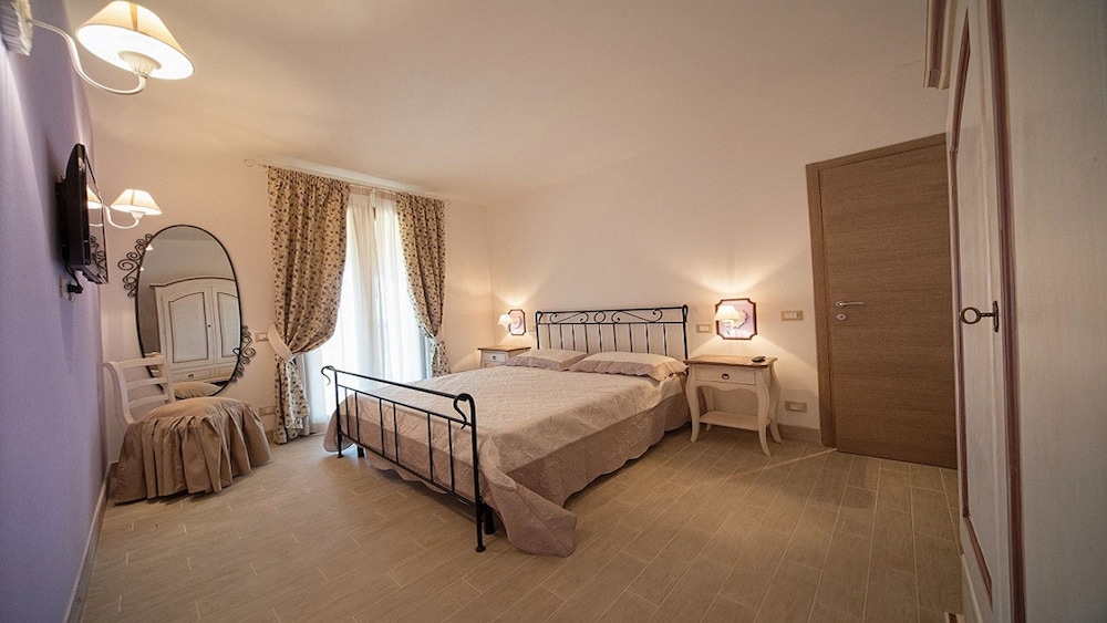 La Tana del Botti in Crespina — hotel in Lorenzana
