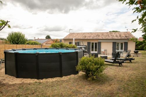 Plain Pied Climatise Piscine Idealement Situe — hotel in Boulazac