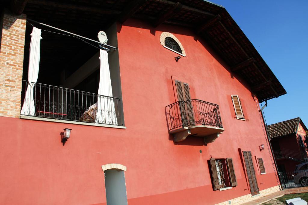 Poggio dei Farinetti — 4-Star Luxury Hotel in Diano D'alba, Italy