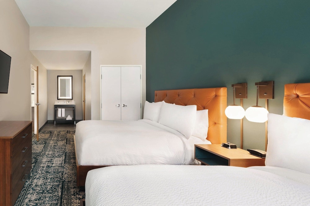 Four Points by Sheraton Raleigh Arena - photo 15