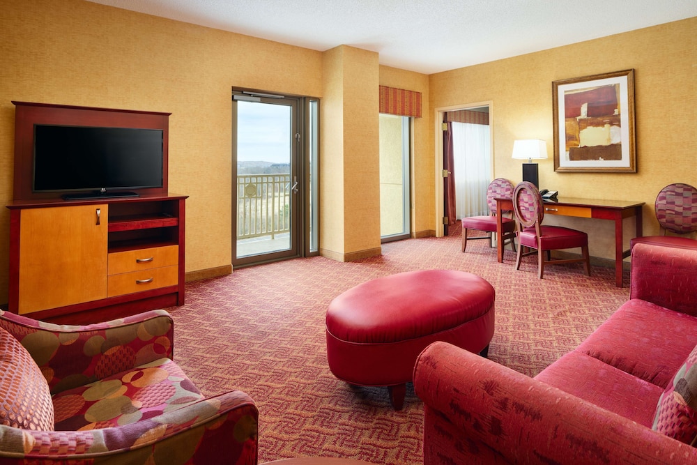 Embassy Suites by Hilton Charlotte Concord Golf Resort & Spa - photo 33