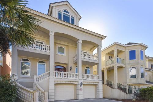 14 Collier Beach Road Oceanfront Private Pool Free Activities Included — 4-Star Luxury Hotel in Hilton Head Island, United States