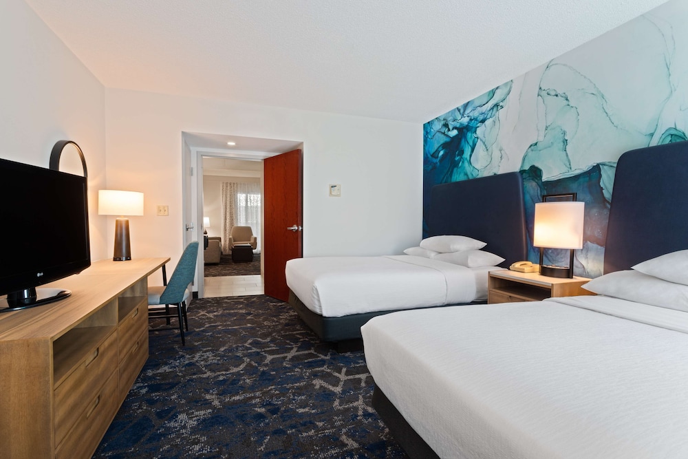 Embassy Suites by Hilton Tampa USF Near Busch Gardens - photo 4