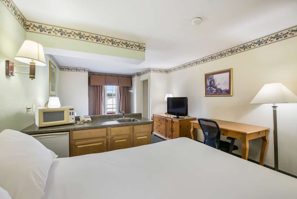 Americas Best Value Inn & Suites Three Rivers - photo 25