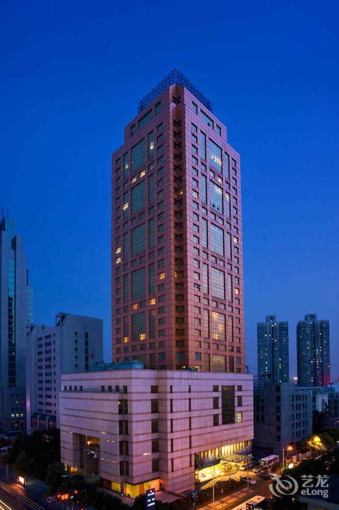 Jinhui Hotel Nanjing — 4-Star Luxury Hotel in Nanjing, People's Republic of China