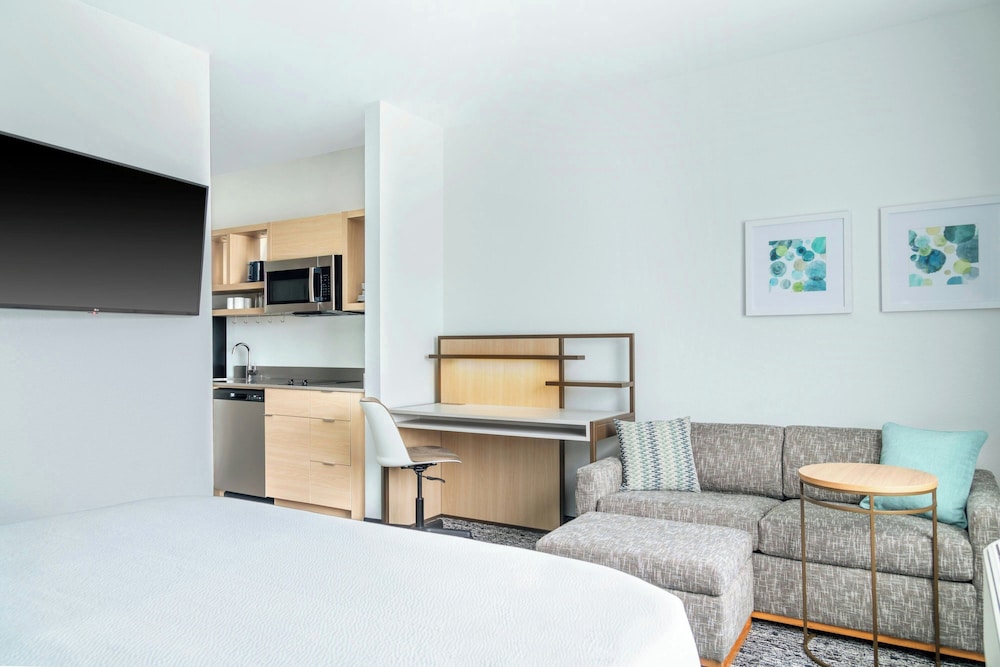 TownePlace Suites by Marriott Holland - photo 12