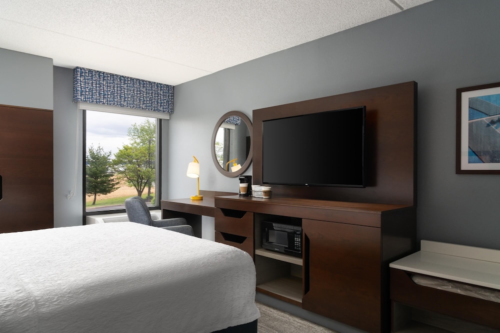 Hampton Inn Chambersburg - photo 9