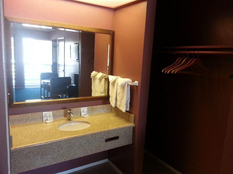 Blue Seal Inn - photo 10