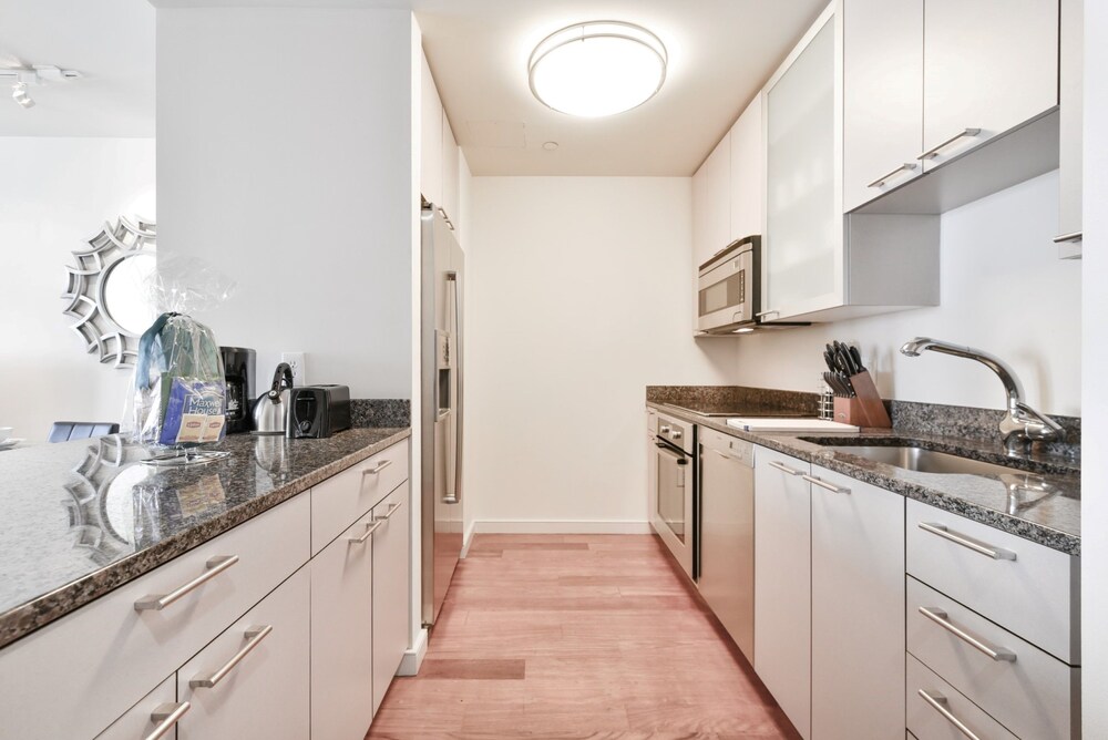 Global Luxury Suites At Boston Garden - photo 18