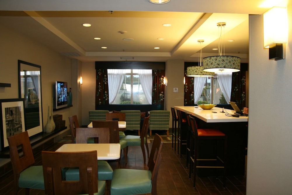 Hampton Inn Shreveport Airport - photo 3