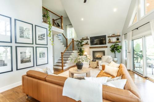 Cozy Luxury Treehouse 10 Min To Asheville Mtn View — 4-Star Luxury Hotel in Swannanoa, United States