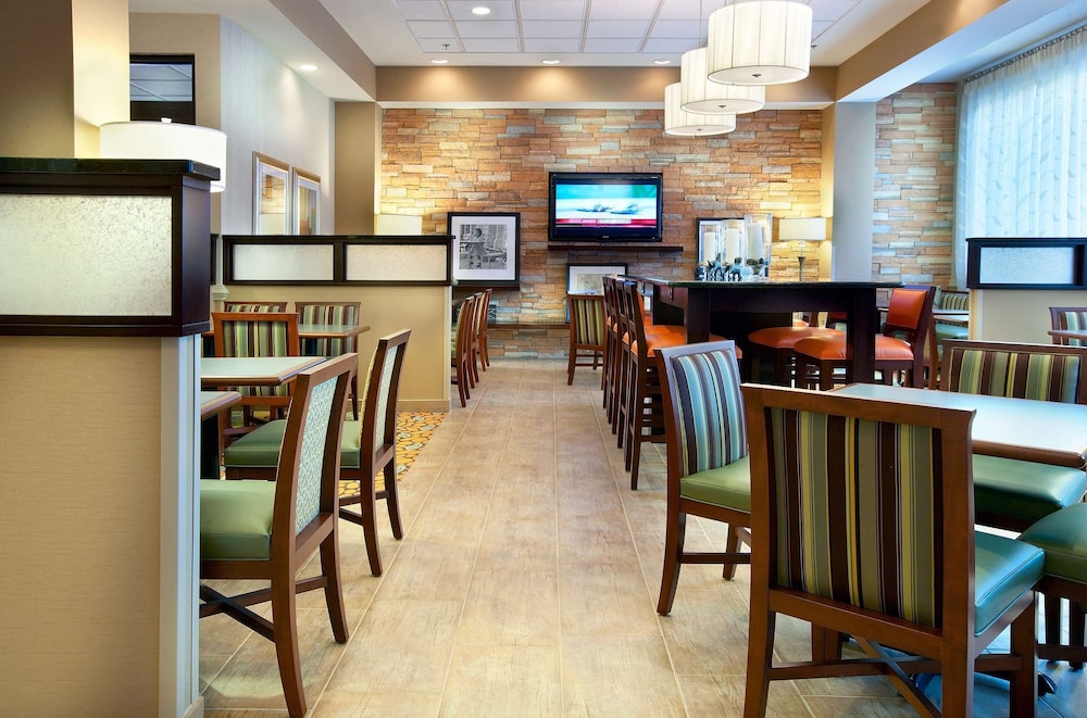 Hampton Inn Alexandria Pentagon South - photo 18