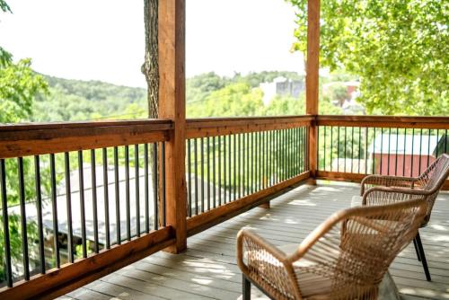 151 Spring Downtown Eureka Springs Suite B — 4-Star Luxury Hotel in Eureka Springs, United States