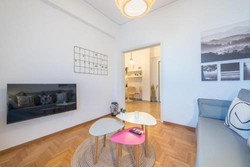 Acropolis View Apt: Cozy Stay in Athens — 4-Star Luxury Hotel in Athens, Greece