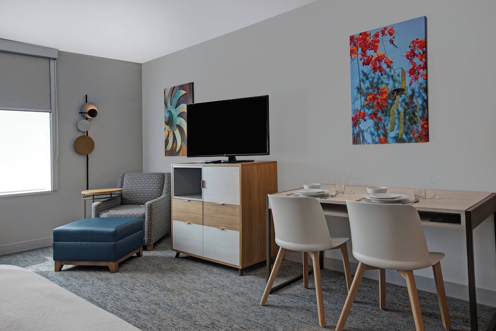 TownePlace Suites by Marriott Phoenix Glendale Sports & Entertainment District - photo 18