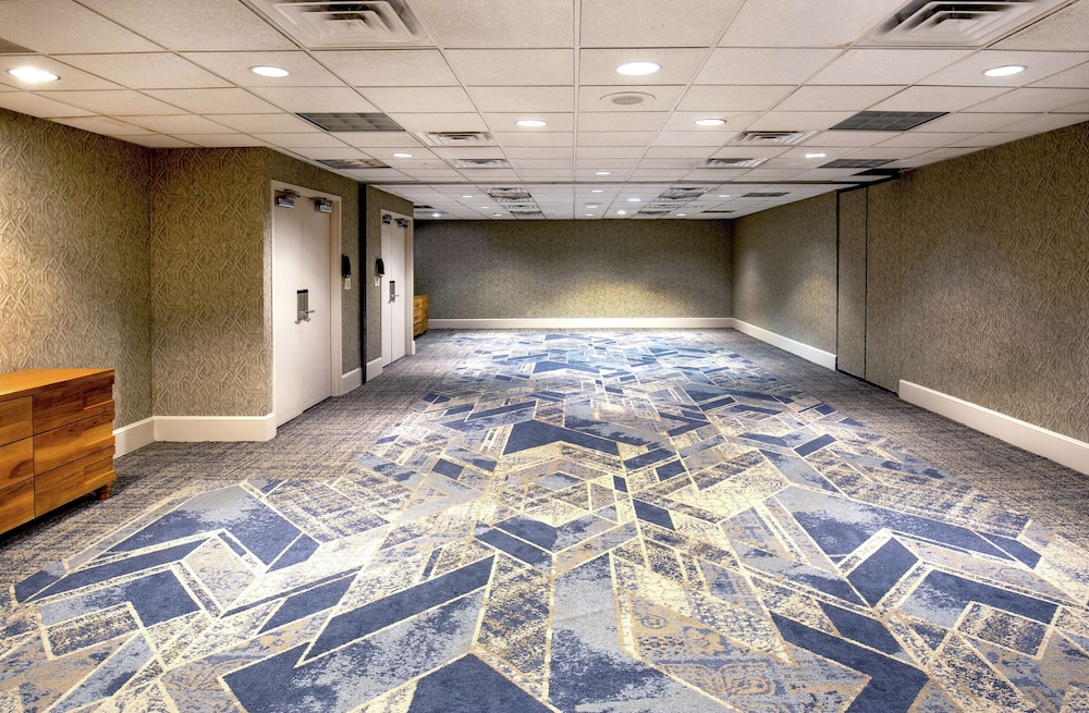 DoubleTree by Hilton Hotel Nashville Downtown - photo 62