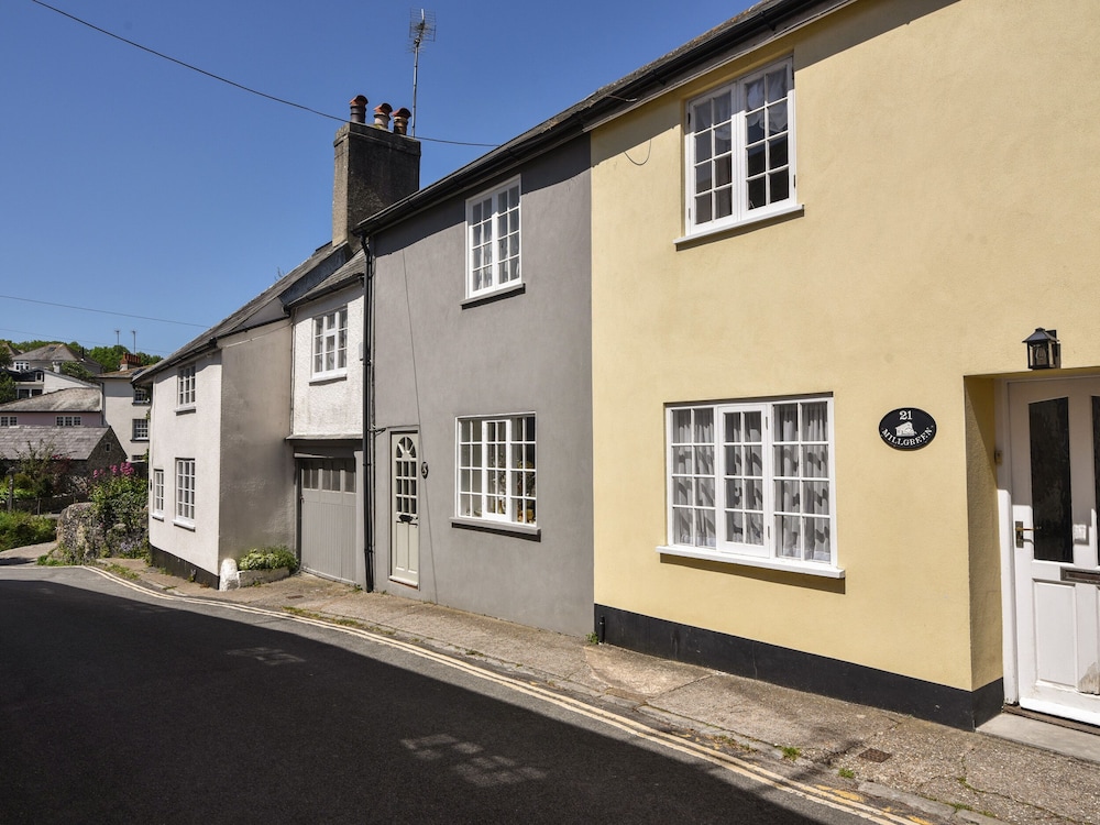 21 Mill Green in Lyme Regis, United Kingdom