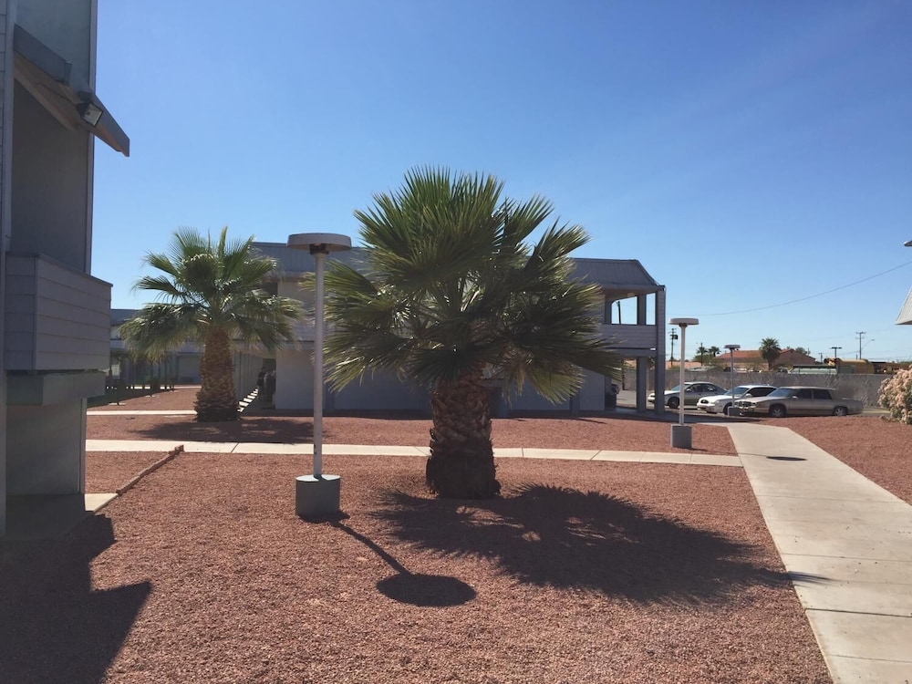 E Z 8 Motel Phoenix Airporter - photo 30