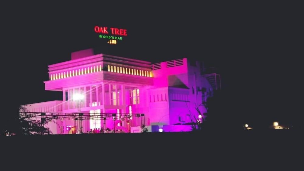 Oak Tree By Golden Plate in Meerut, India